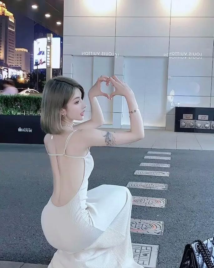 渔女吃鸡巴被焯出白水的本子